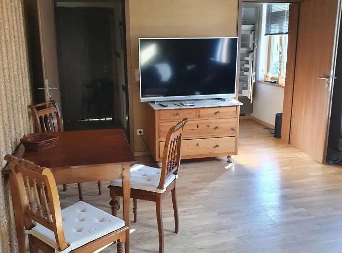 Wasserweibchen Neptun Apartament